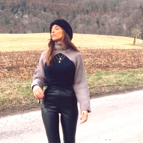 ZARA Arm Warmer Shoulder Turtleneck Sweater - Picture 6 of 7